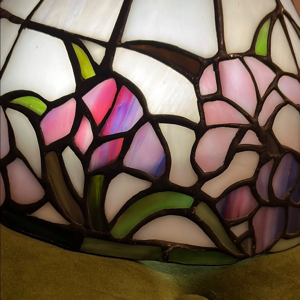 Vintage Dale Tiffany Lamp Shade - Picture 14 of 16